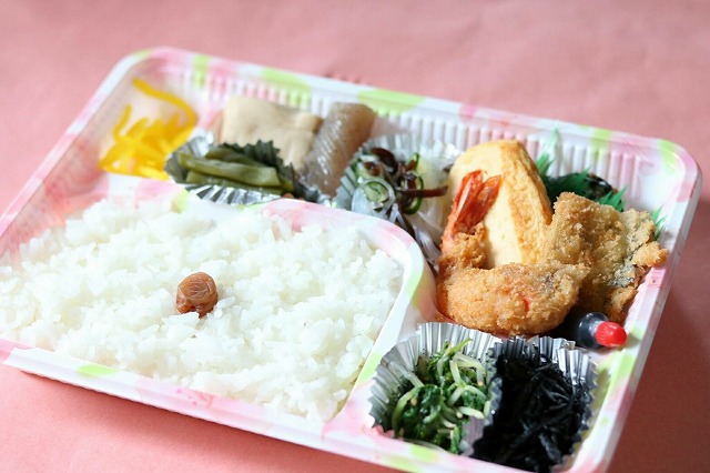 お昼の定番！日替わり500円弁当