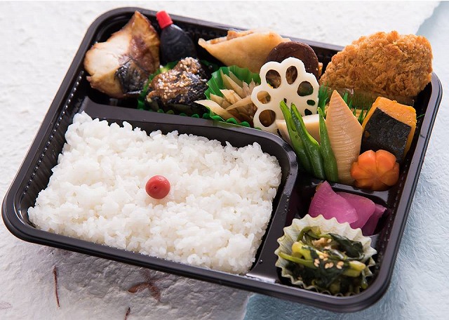 定番メニューの「幕ノ内」弁当は、人気商品ですので、お早めにご注文ください
