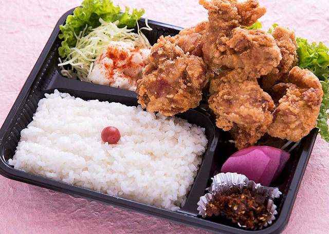 ボリュームたっぷり！から揚げ弁当