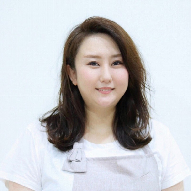 お目元美人をお約束。アイデザイナー竹内真弓です