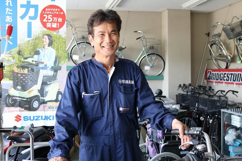 店主です。笑顔で親切対応を心がけています