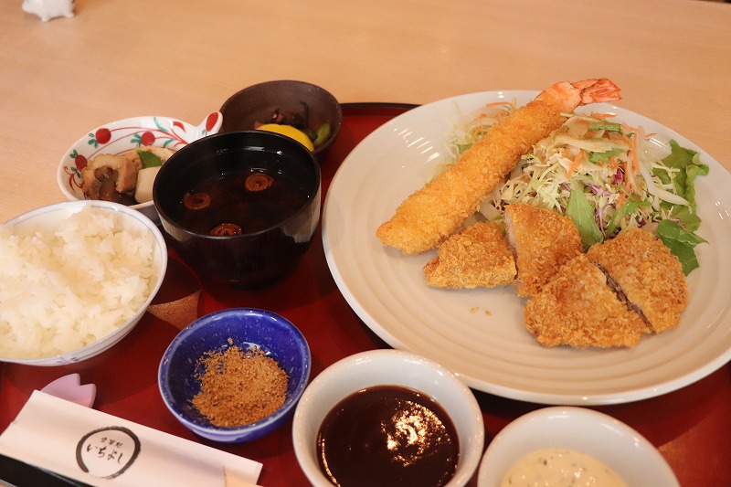 揚げたてエビフライとヒレカツのセット、ミックスフラ膳