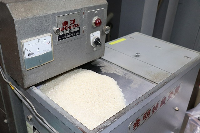 その日配達・販売する分だけを当日精米しています