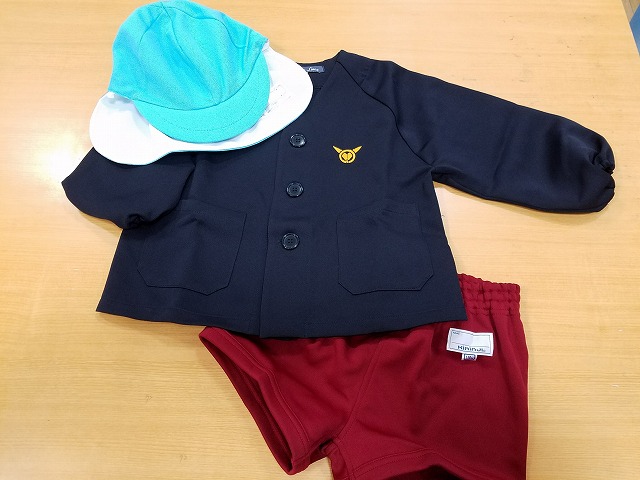 有田市内の保育所の制服、体操服取扱い店です