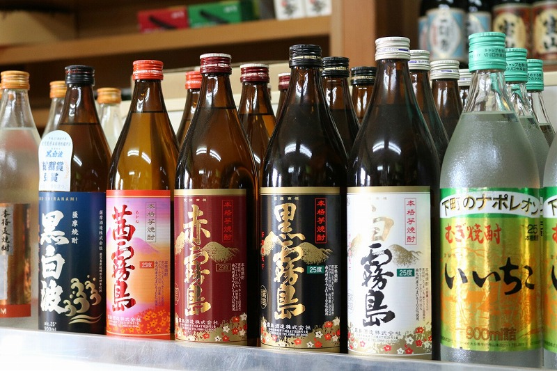 ずらっと焼酎ありますよ