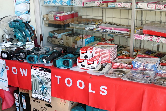 マキタ商品展示しています