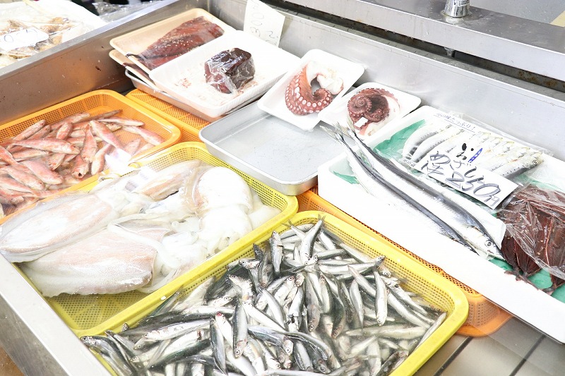新鮮な魚介類を毎朝仕入れています