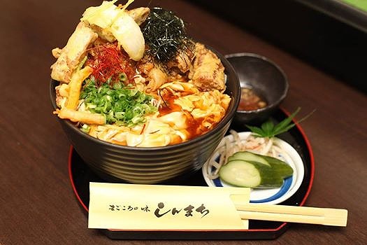 「まごごろの味 しんまち」の有田たっちょほねく丼